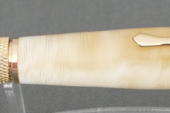 Leucotis: porte-craie / galalithe beige nacré